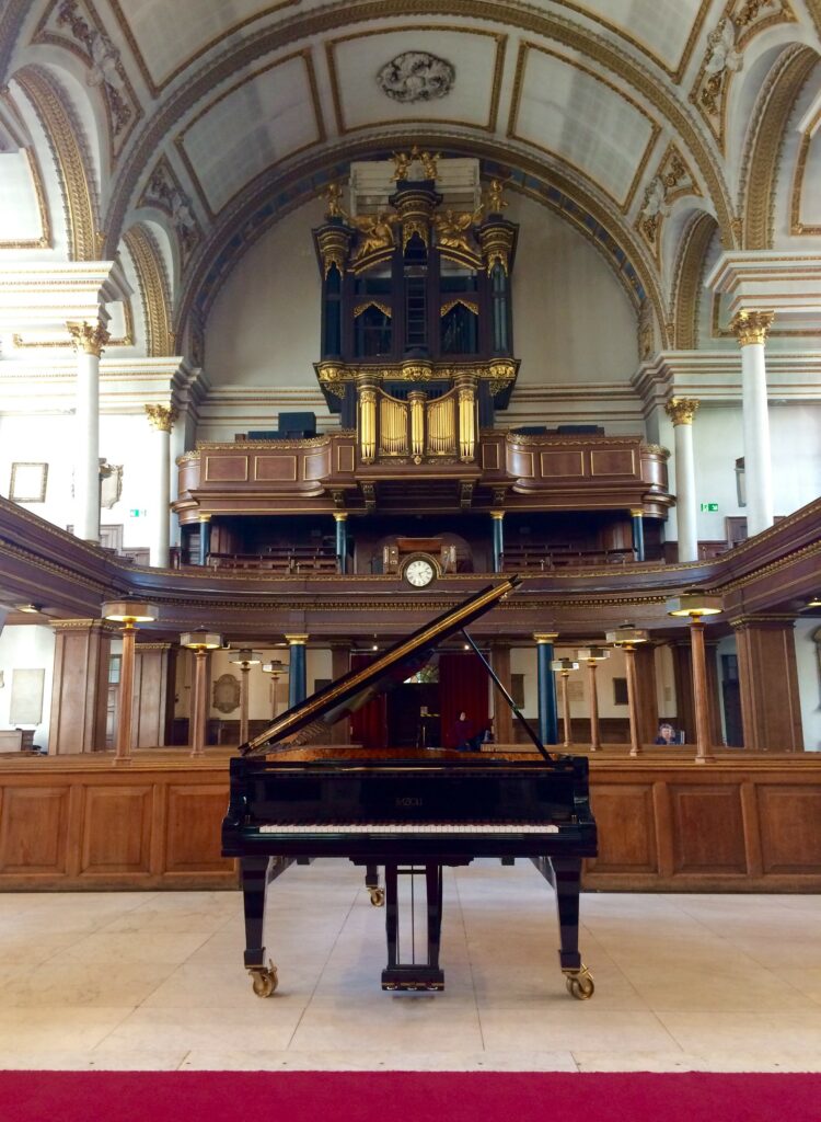 Renatus Harris organ, installed on the lower and upper galleries.